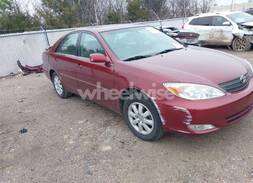 2004 Toyota Camry XLE (VIN 4T1BE32KX4U287495) main photo