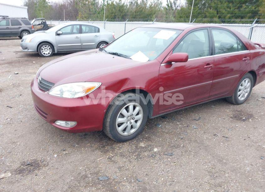 Photo 2 of 2004 Toyota Camry XLE (VIN 4T1BE32KX4U287495)