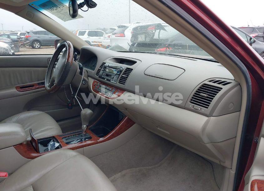 Photo 5 of 2004 Toyota Camry XLE (VIN 4T1BE32KX4U287495)