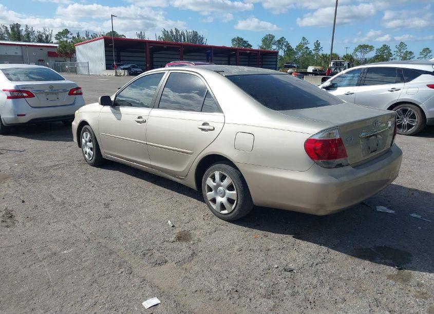 Photo 3 of 2004 Toyota Camry LE (VIN 4T1BE32KX4U290011)