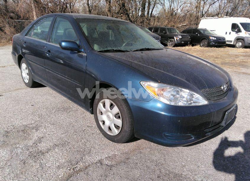 2004 Toyota Camry LE/XLE/SE (VIN 4T1BE32KX4U301962) main photo