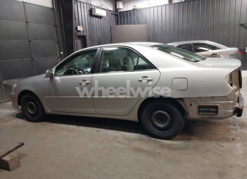 Photo 15 of 2004 Toyota Camry LE (VIN 4T1BE32KX4U302531)