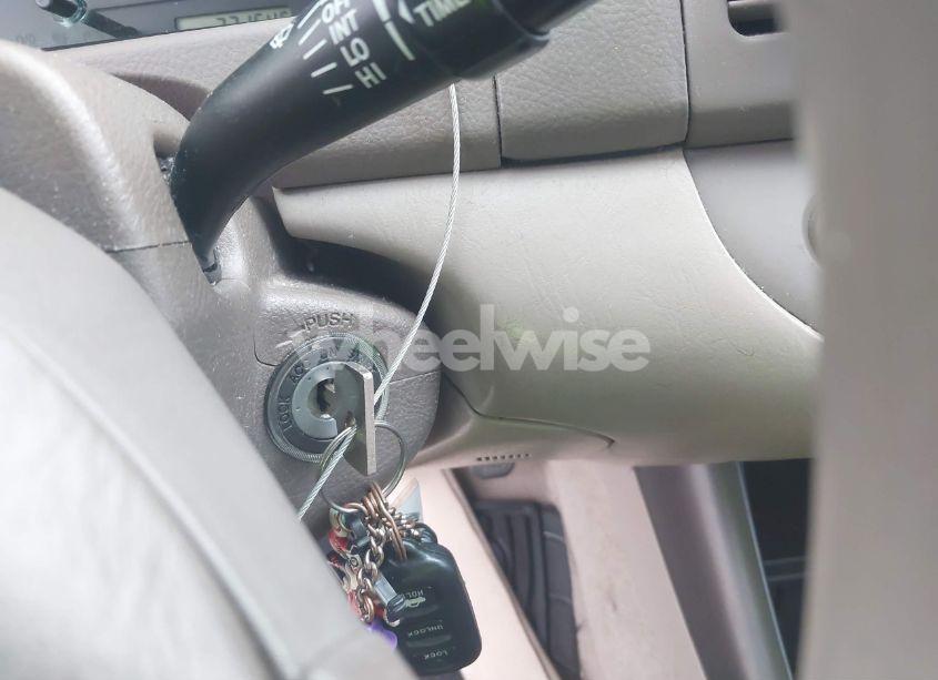 Photo 11 of 2004 Toyota Camry LE (VIN 4T1BE32KX4U306725)