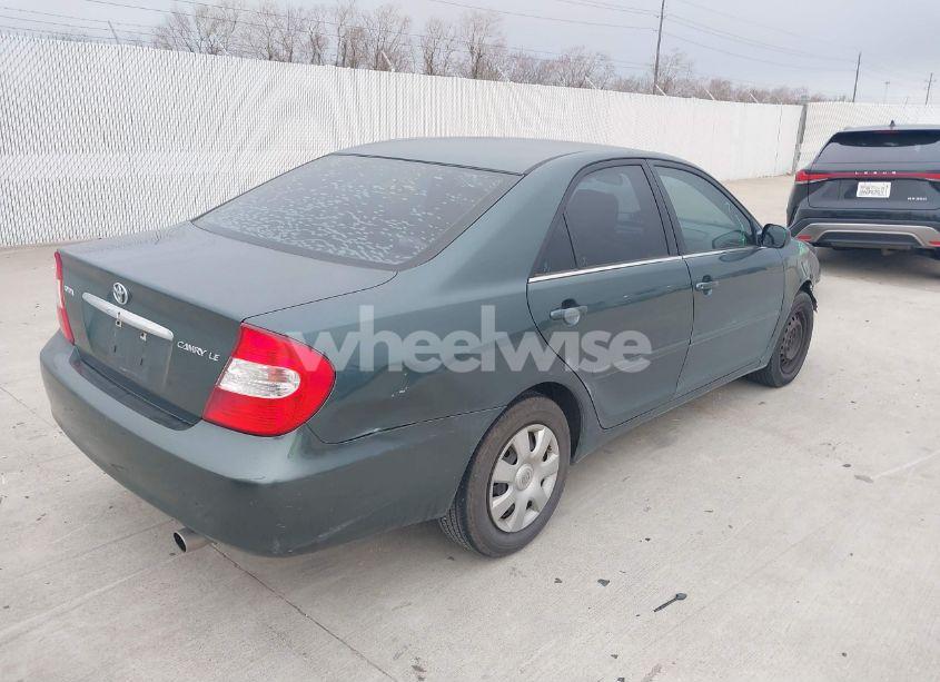 Photo 4 of 2004 Toyota Camry LE (VIN 4T1BE32KX4U306725)