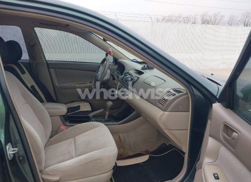 Photo 5 of 2004 Toyota Camry LE (VIN 4T1BE32KX4U306725)