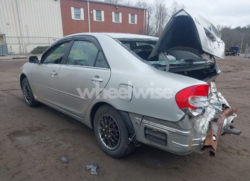 Photo 3 of 2004 Toyota Camry LE (VIN 4T1BE32KX4U309818)