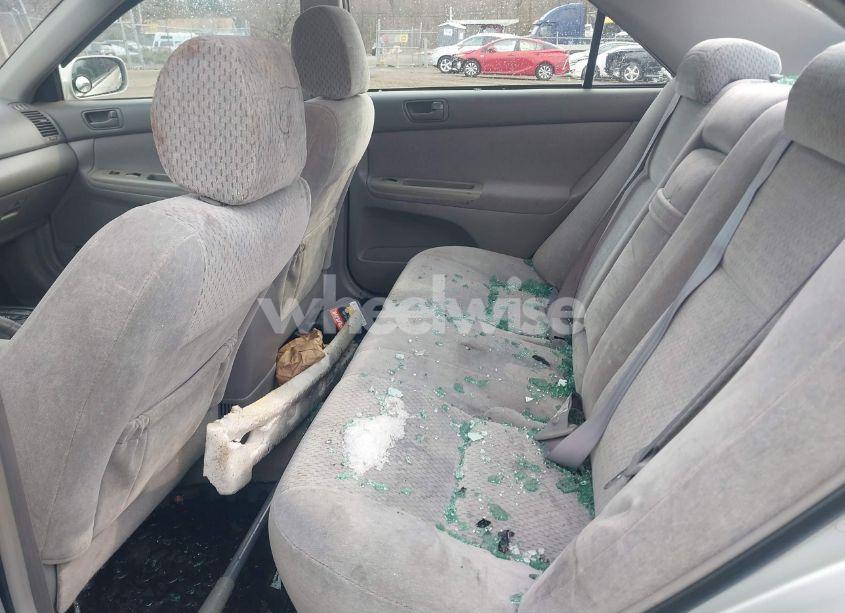 Photo 8 of 2004 Toyota Camry LE (VIN 4T1BE32KX4U309818)