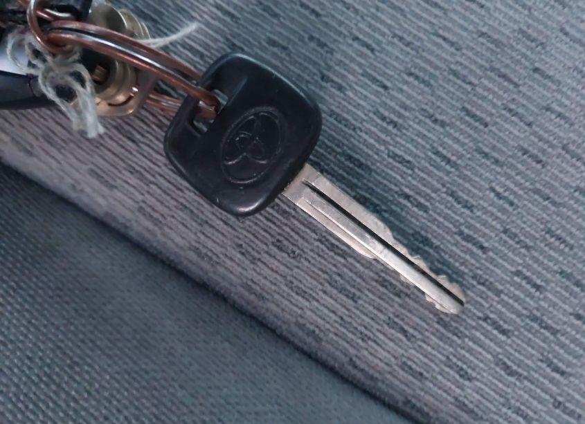 Photo 11 of 2004 Toyota Camry LE (VIN 4T1BE32KX4U313089)