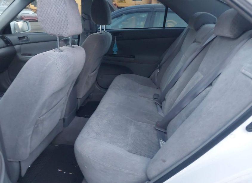 Photo 8 of 2004 Toyota Camry LE (VIN 4T1BE32KX4U313089)