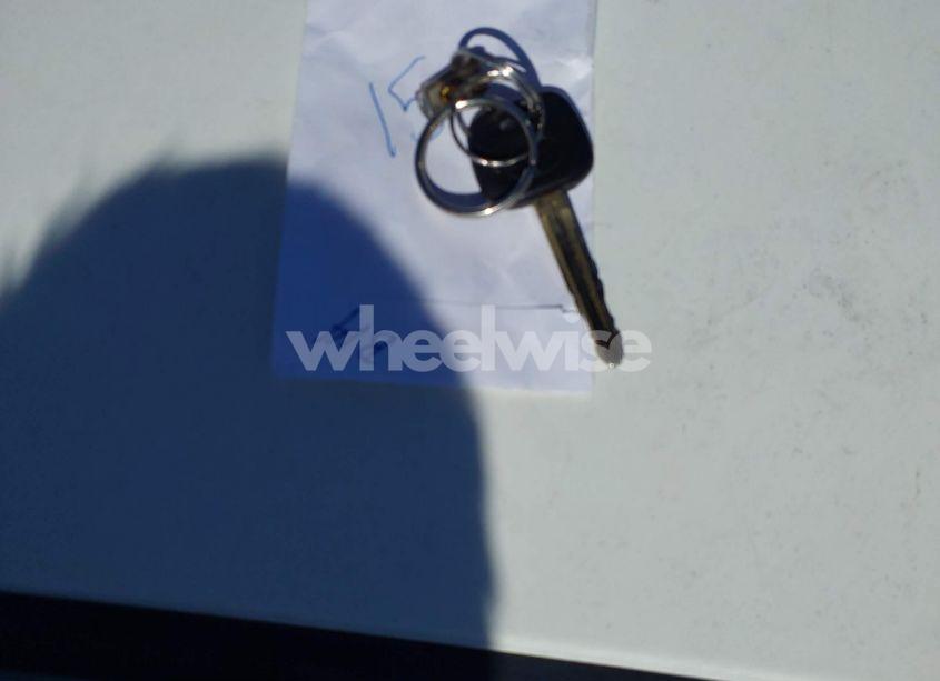 Photo 11 of 2004 Toyota Camry LE (VIN 4T1BE32KX4U328384)