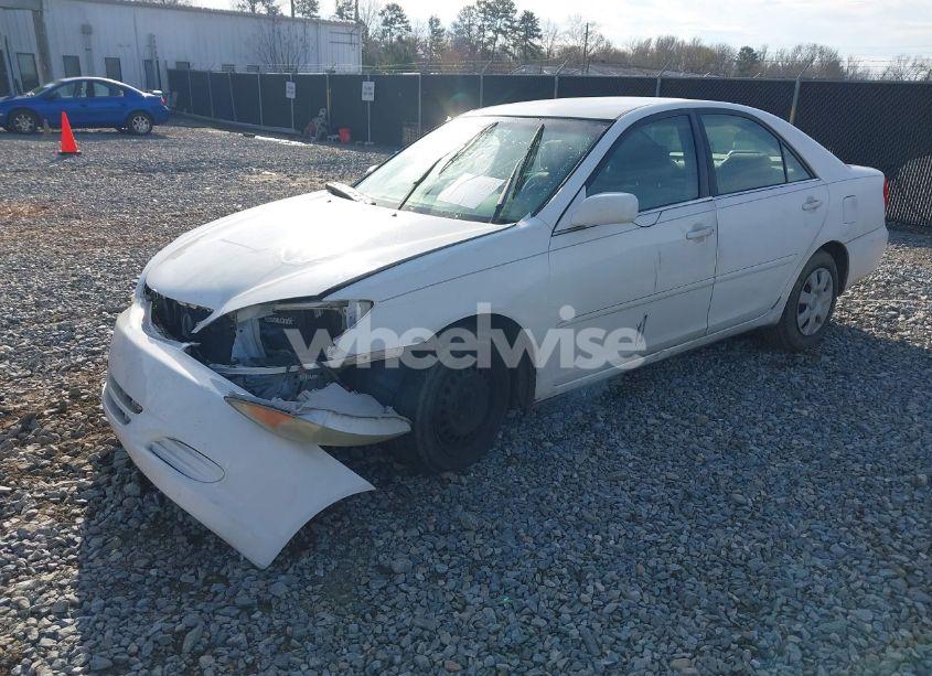 Photo 2 of 2004 Toyota Camry LE (VIN 4T1BE32KX4U328384)