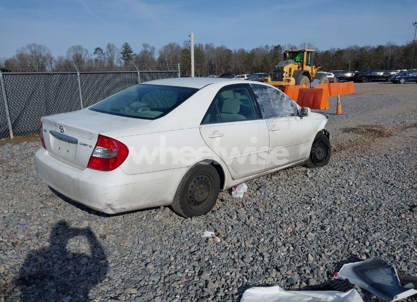 Photo 4 of 2004 Toyota Camry LE (VIN 4T1BE32KX4U328384)