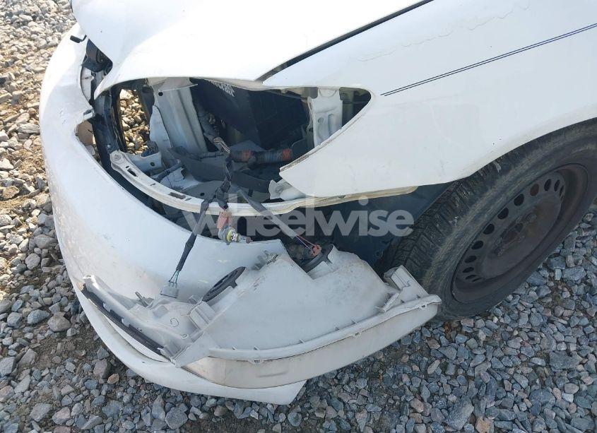 Photo 6 of 2004 Toyota Camry LE (VIN 4T1BE32KX4U328384)