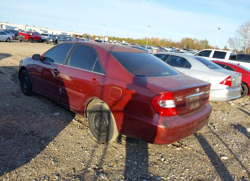 Photo 3 of 2004 Toyota Camry LE (VIN 4T1BE32KX4U331964)