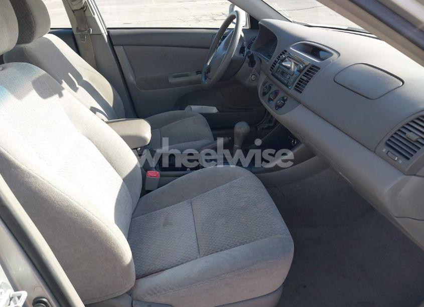 Photo 5 of 2004 Toyota Camry LE (VIN 4T1BE32KX4U335447)