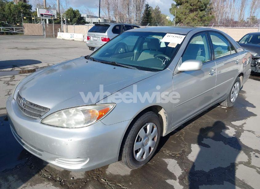 Photo 6 of 2004 Toyota Camry LE (VIN 4T1BE32KX4U335447)