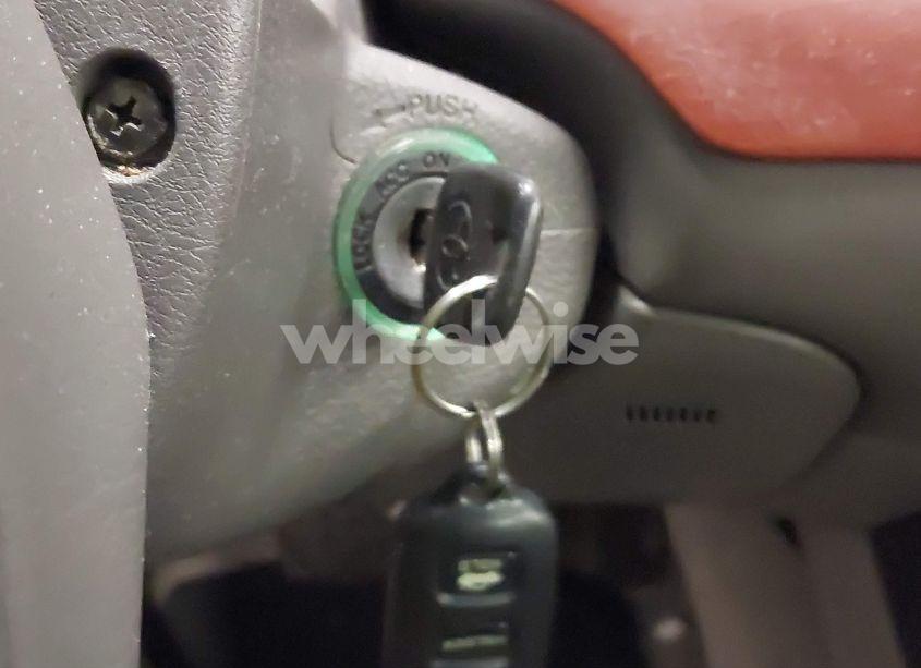 Photo 11 of 2004 Toyota Camry LE (VIN 4T1BE32KX4U337912)