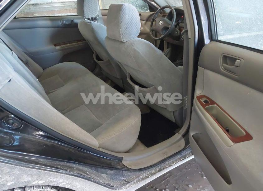 Photo 8 of 2004 Toyota Camry LE (VIN 4T1BE32KX4U337912)