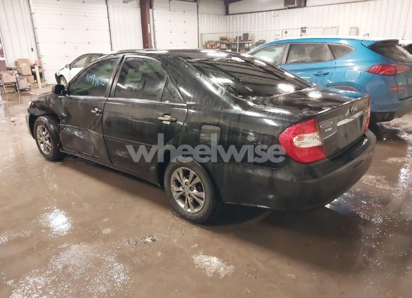 Photo 3 of 2004 Toyota Camry LE (VIN 4T1BE32KX4U368397)