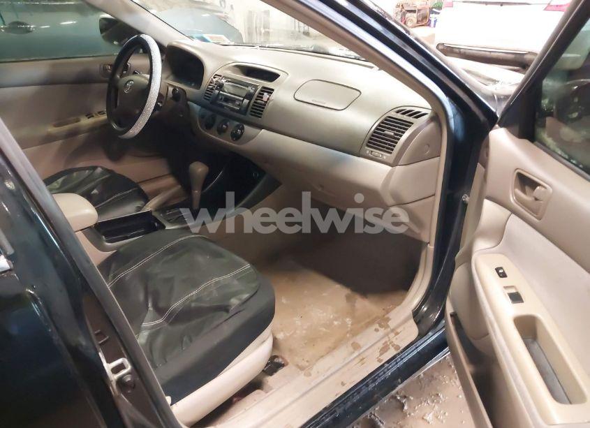 Photo 5 of 2004 Toyota Camry LE (VIN 4T1BE32KX4U368397)