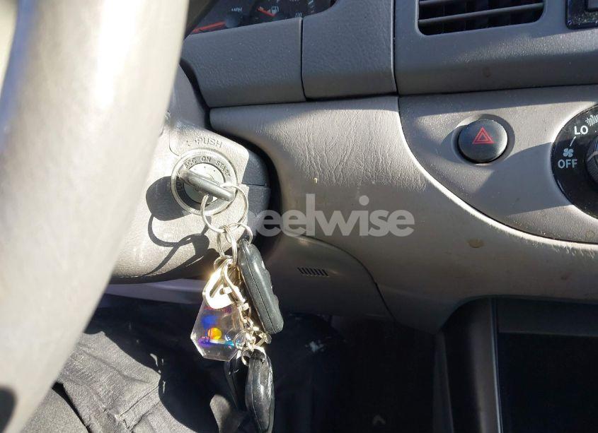 Photo 11 of 2004 Toyota Camry LE (VIN 4T1BE32KX4U797569)