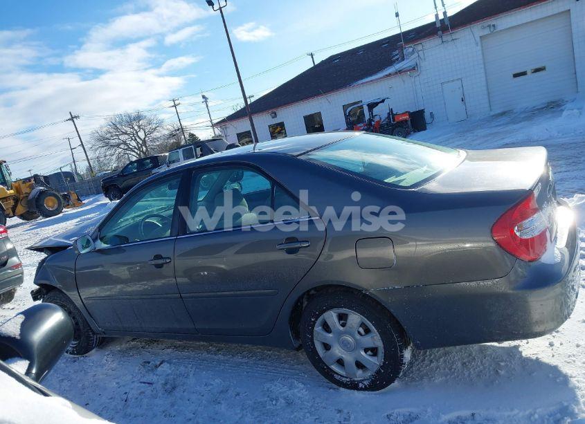 Photo 14 of 2004 Toyota Camry LE (VIN 4T1BE32KX4U797569)