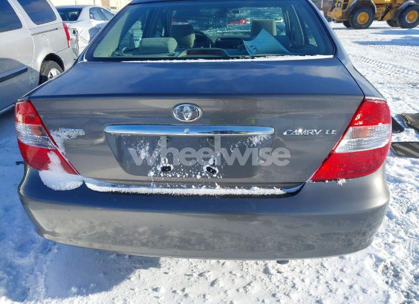 Photo 16 of 2004 Toyota Camry LE (VIN 4T1BE32KX4U797569)