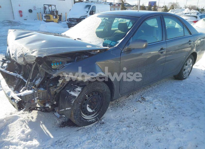 Photo 2 of 2004 Toyota Camry LE (VIN 4T1BE32KX4U797569)