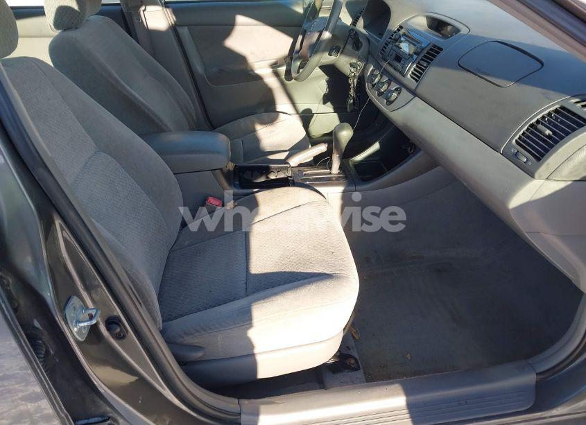 Photo 5 of 2004 Toyota Camry LE (VIN 4T1BE32KX4U797569)