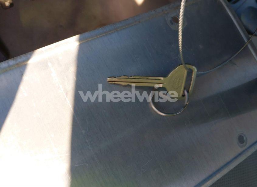 Photo 11 of 2004 Toyota Camry LE/SE/STD/XLE (VIN 4T1BE32KX4U811132)