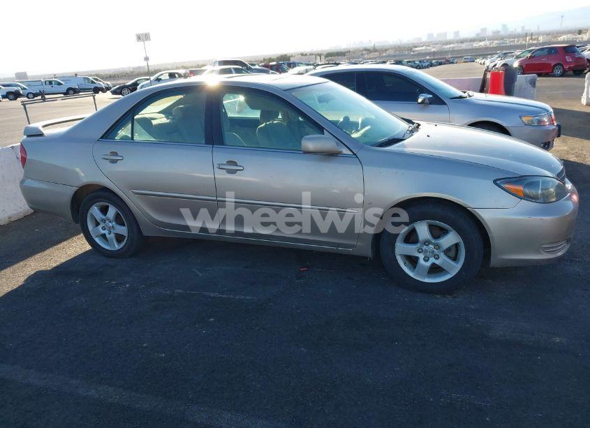 Photo 12 of 2004 Toyota Camry LE/SE/STD/XLE (VIN 4T1BE32KX4U811132)