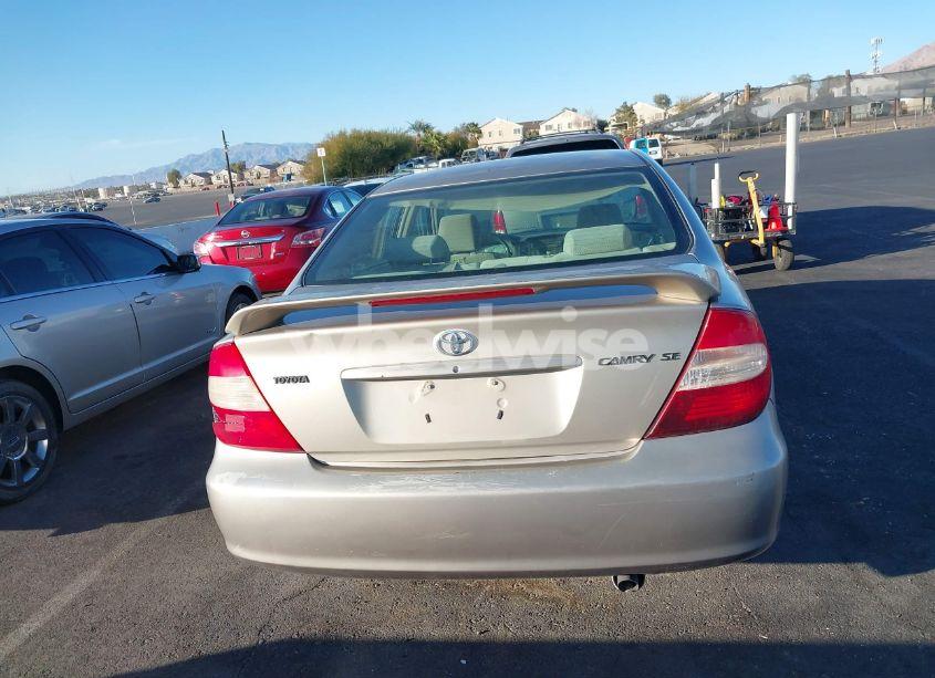 Photo 13 of 2004 Toyota Camry LE/SE/STD/XLE (VIN 4T1BE32KX4U811132)