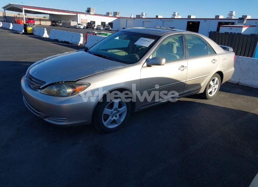 Photo 2 of 2004 Toyota Camry LE/SE/STD/XLE (VIN 4T1BE32KX4U811132)