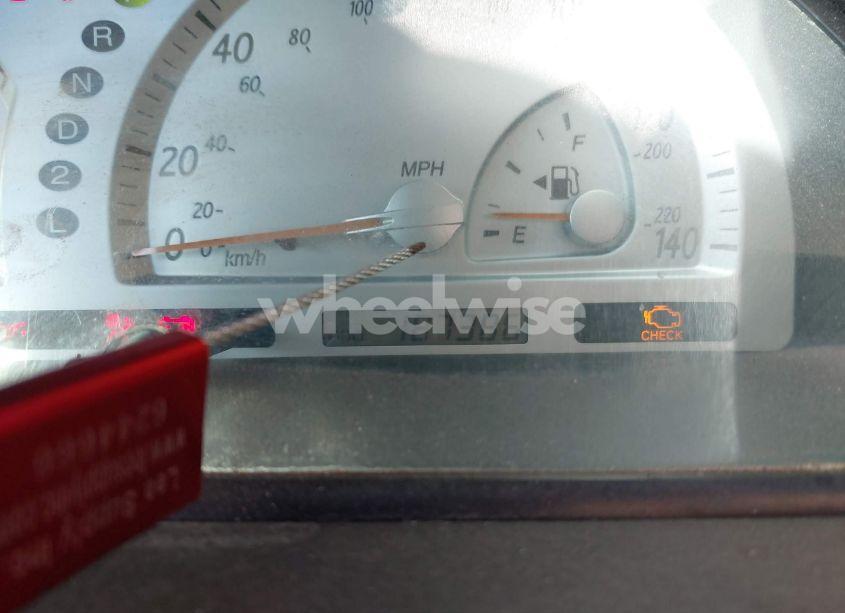 Photo 7 of 2004 Toyota Camry LE/SE/STD/XLE (VIN 4T1BE32KX4U811132)