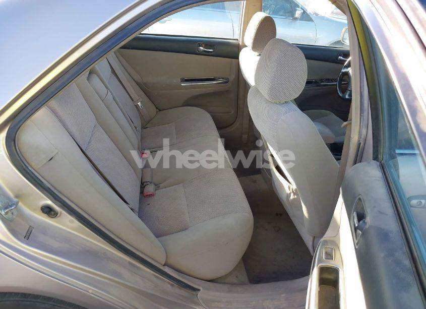 Photo 8 of 2004 Toyota Camry LE/SE/STD/XLE (VIN 4T1BE32KX4U811132)