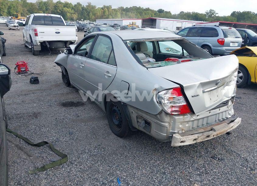 Photo 3 of 2004 Toyota Camry LE (VIN 4T1BE32KX4U815584)