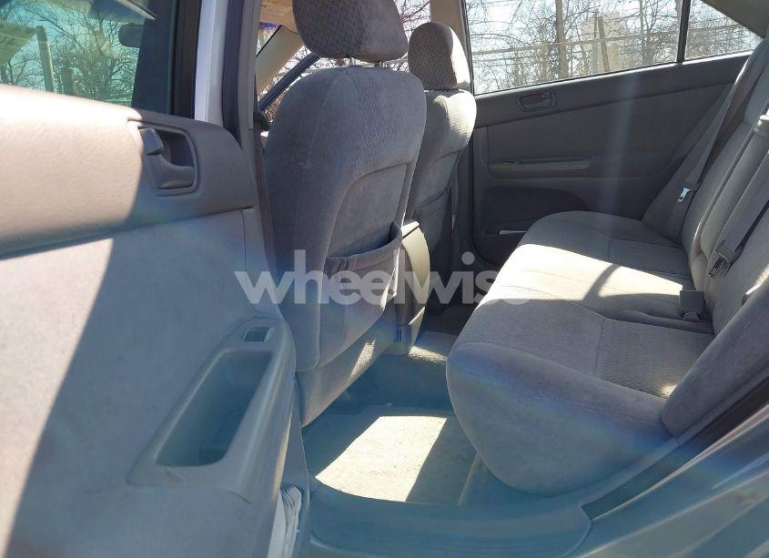 Photo 8 of 2004 Toyota Camry LE (VIN 4T1BE32KX4U822227)