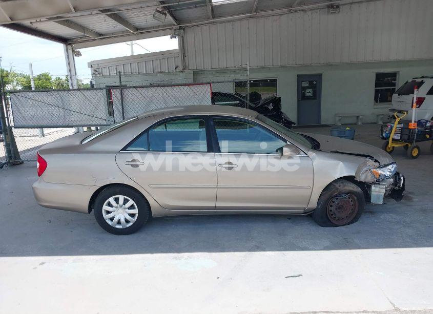 Photo 14 of 2004 Toyota Camry LE (VIN 4T1BE32KX4U826259)