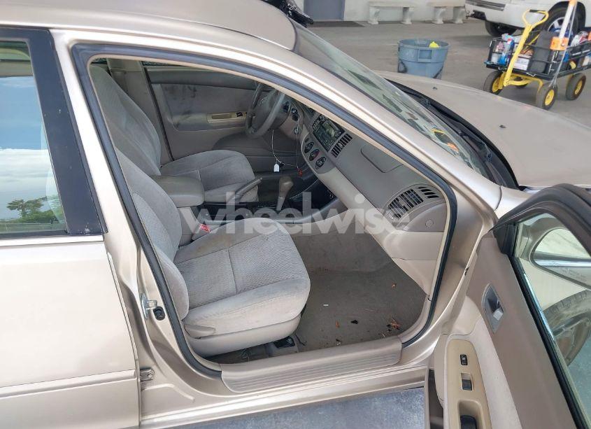 Photo 5 of 2004 Toyota Camry LE (VIN 4T1BE32KX4U826259)