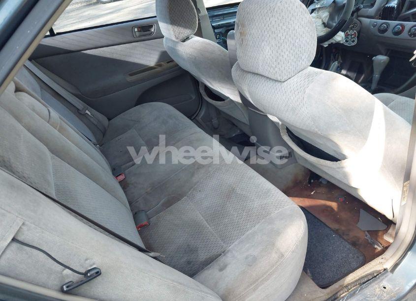 Photo 8 of 2004 Toyota Camry LE (VIN 4T1BE32KX4U833325)