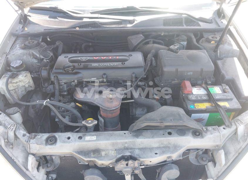 Photo 10 of 2004 Toyota Camry LE (VIN 4T1BE32KX4U833745)
