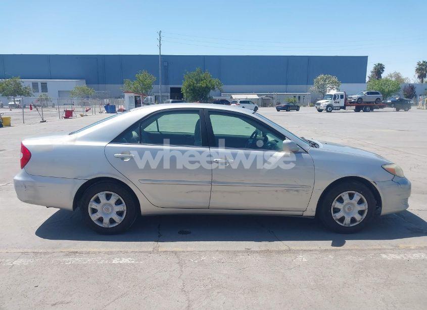 Photo 13 of 2004 Toyota Camry LE (VIN 4T1BE32KX4U833745)