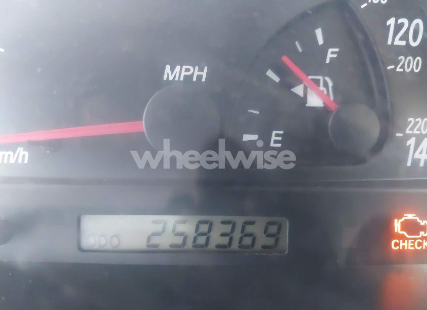 Photo 15 of 2004 Toyota Camry LE (VIN 4T1BE32KX4U833745)