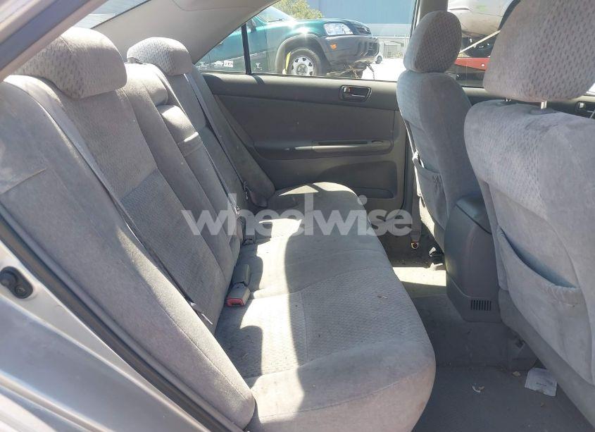 Photo 8 of 2004 Toyota Camry LE (VIN 4T1BE32KX4U833745)