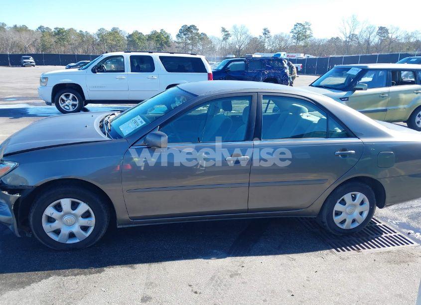 Photo 14 of 2004 Toyota Camry LE (VIN 4T1BE32KX4U853218)