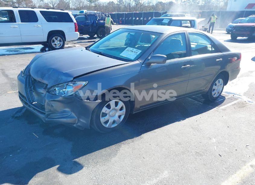 Photo 2 of 2004 Toyota Camry LE (VIN 4T1BE32KX4U853218)