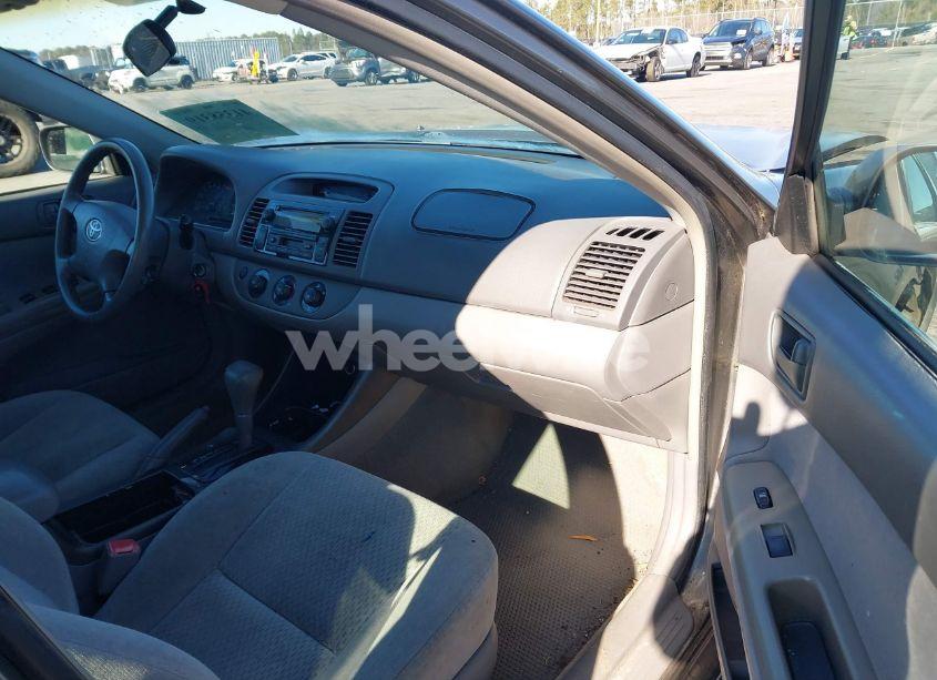 Photo 5 of 2004 Toyota Camry LE (VIN 4T1BE32KX4U853218)