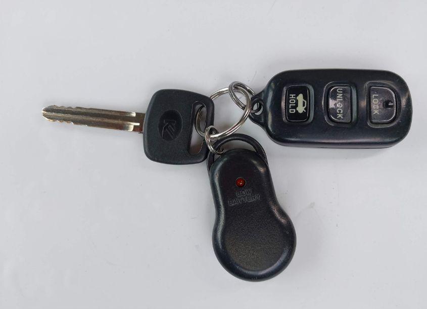 Photo 11 of 2004 Toyota Camry LE (VIN 4T1BE32KX4U857088)