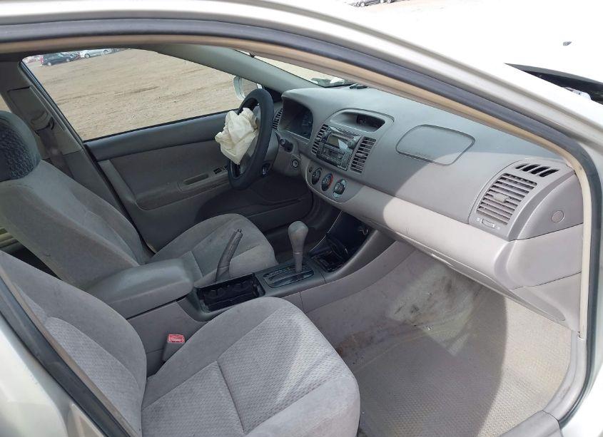 Photo 5 of 2004 Toyota Camry LE (VIN 4T1BE32KX4U857088)