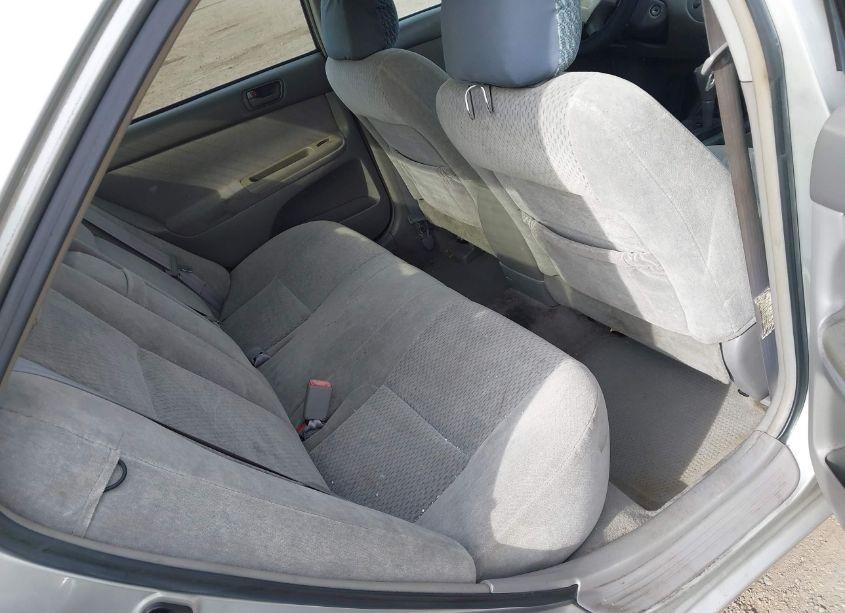 Photo 8 of 2004 Toyota Camry LE (VIN 4T1BE32KX4U857088)